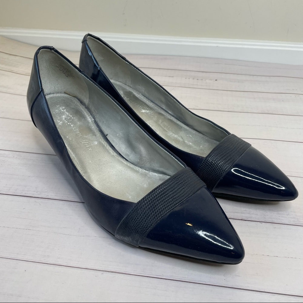 Anne Klein blue patent leather kitten heels
